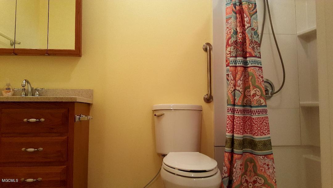 19275 Rucks Krans Road Moss Point, MS 39562 - Photo 43 of 46 guest house bath
