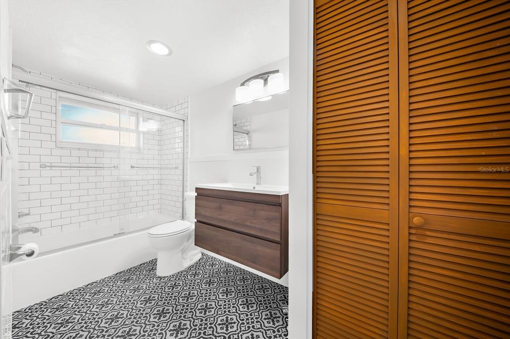 6300 Midnight Pass Road, Unit 403 Sarasota, FL 34242 - Photo 27 of 49 Gallery Image 27