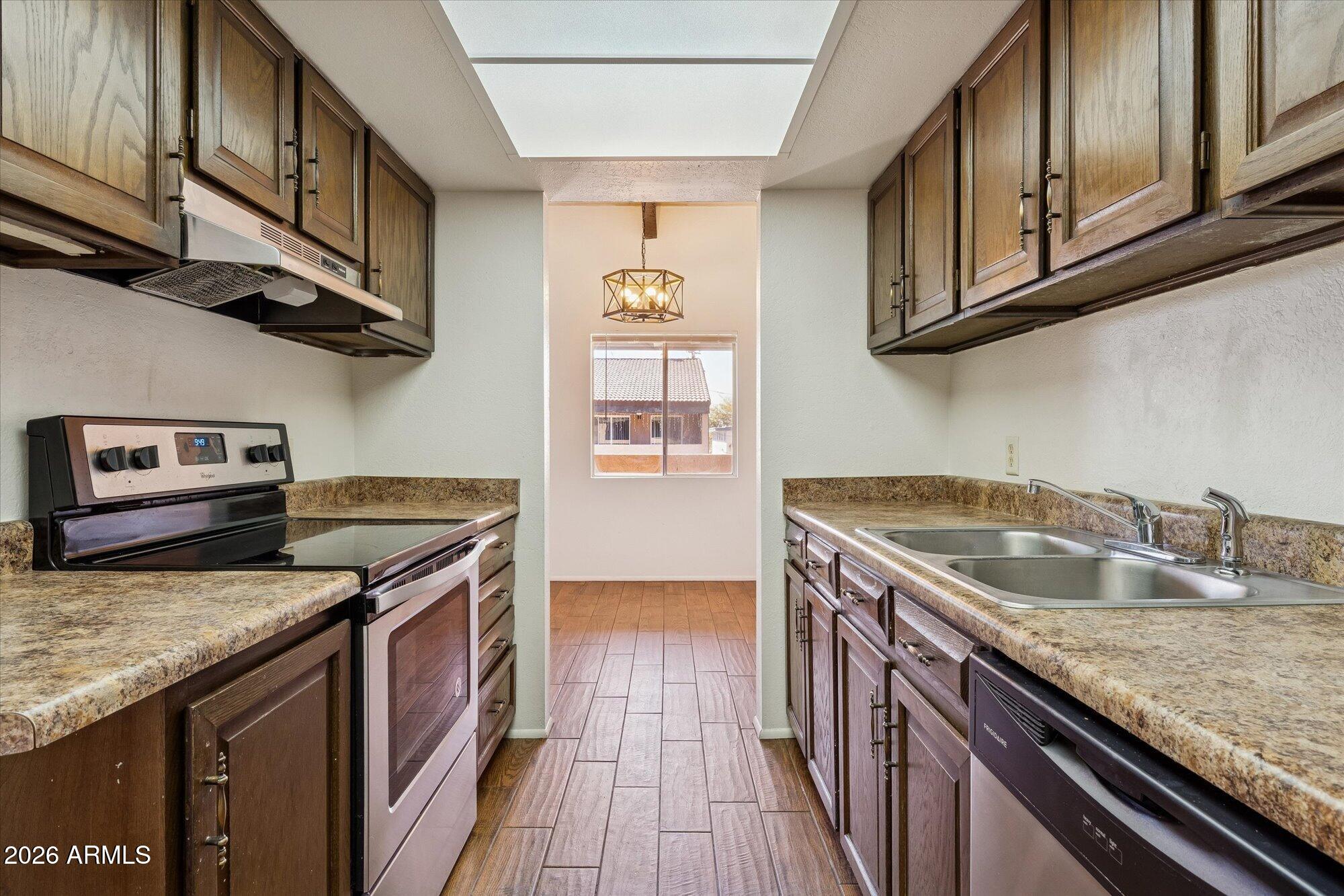 2052 South Rural Road, Unit C Tempe, AZ 85282 - Photo 9 of 23 12-DSC02110