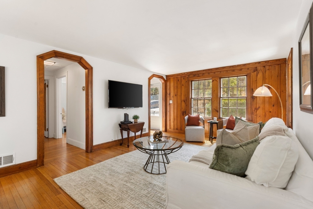 47 Wood Street Lexington, MA 02421 - Photo 4 of 20