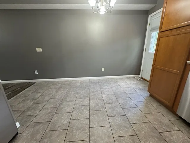 $309,900 | 2404 Treeline Drive, Bloomington, IL 61704