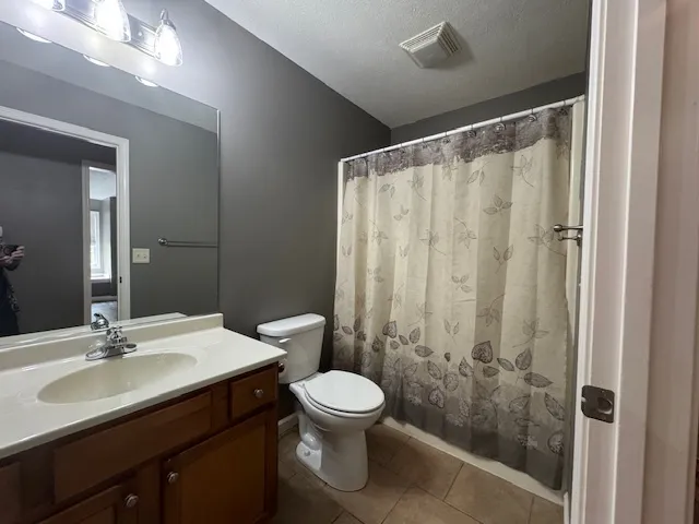 $309,900 | 2404 Treeline Drive, Bloomington, IL 61704