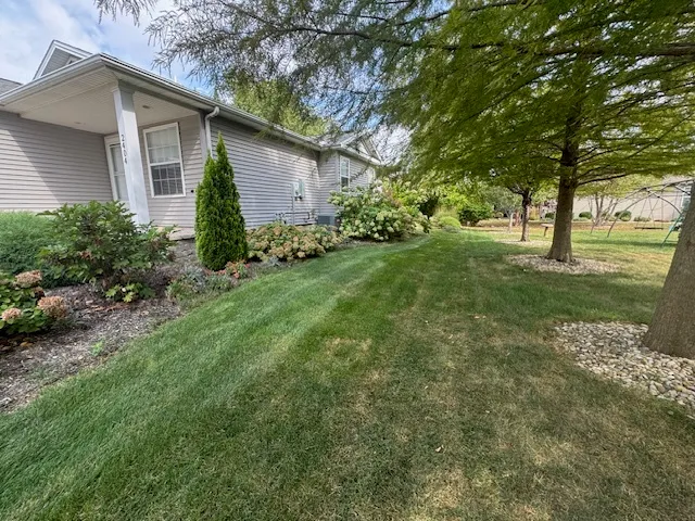 $309,900 | 2404 Treeline Drive, Bloomington, IL 61704