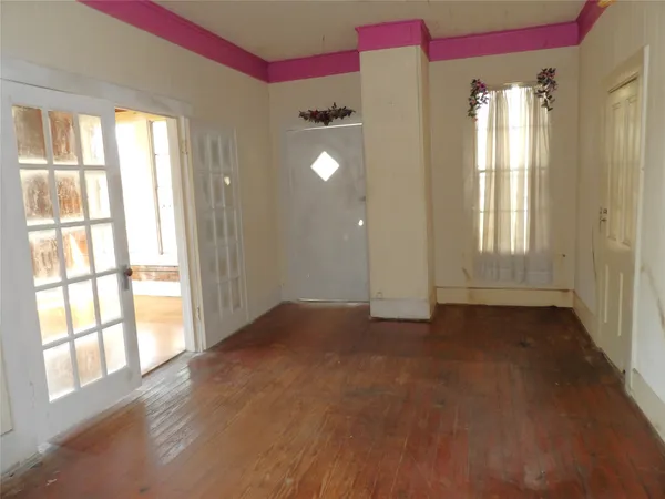 $205,000 | 718 East Houston Avenue, Crockett, TX 75835