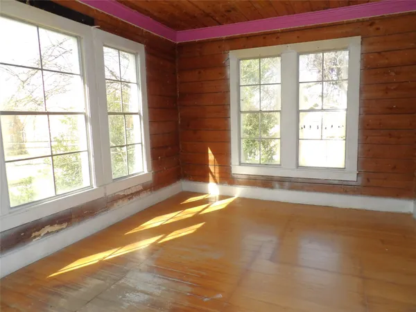 $205,000 | 718 East Houston Avenue, Crockett, TX 75835