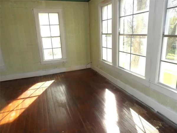 $205,000 | 718 East Houston Avenue, Crockett, TX 75835