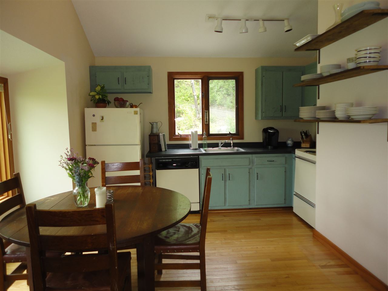 76 Middle Winchendon Road Rindge, NH 03461 - Photo 7 of 32