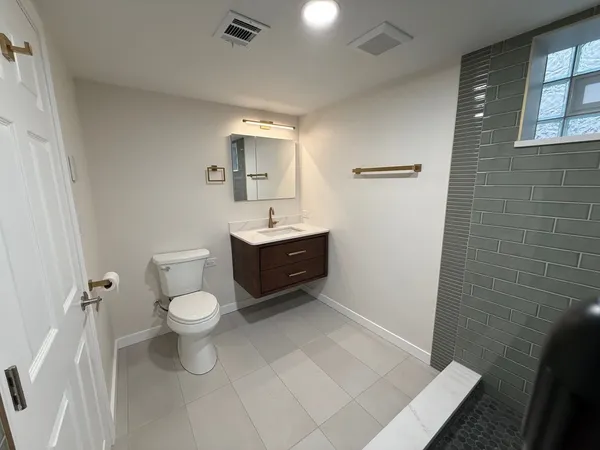 $3,000 | 5822 West 64th Place, Chicago, IL 60638