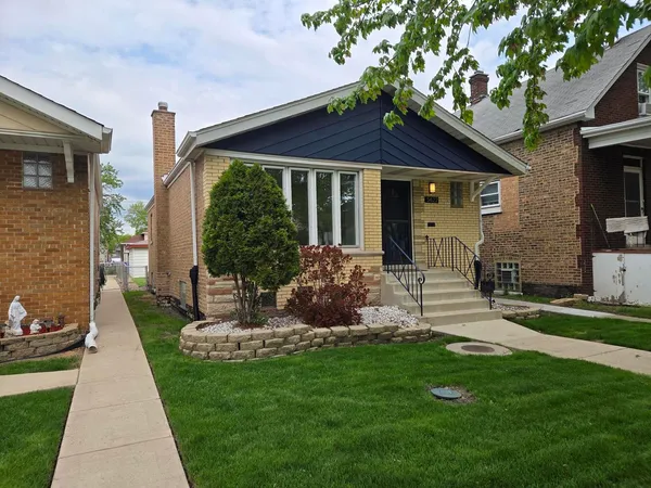$3,000 | 5822 West 64th Place, Chicago, IL 60638