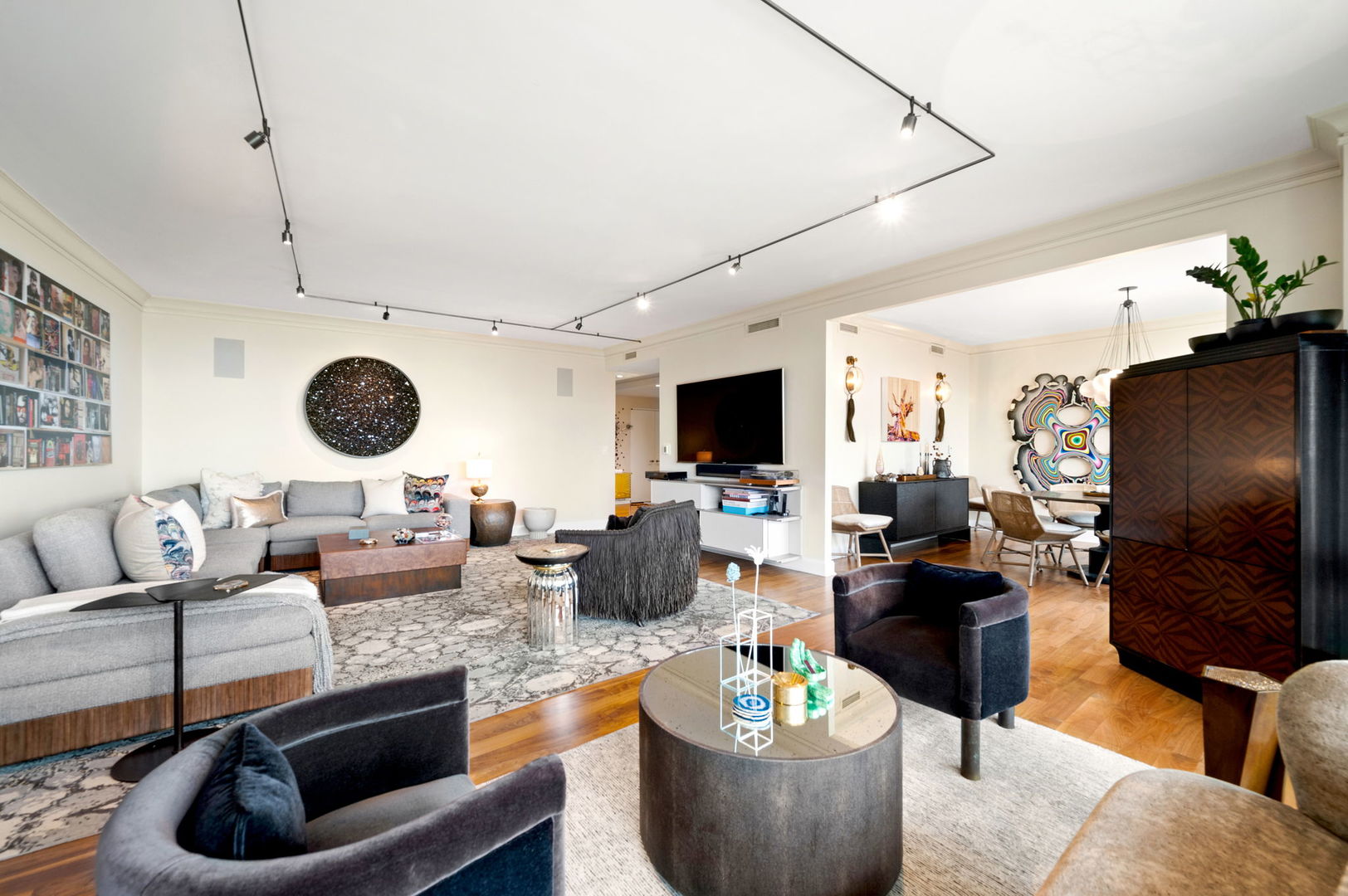 1040 North Lake Shore Drive, Unit 4C Chicago, IL 60611 - Photo 7 of 31 a living room with lots of furniture and a large window