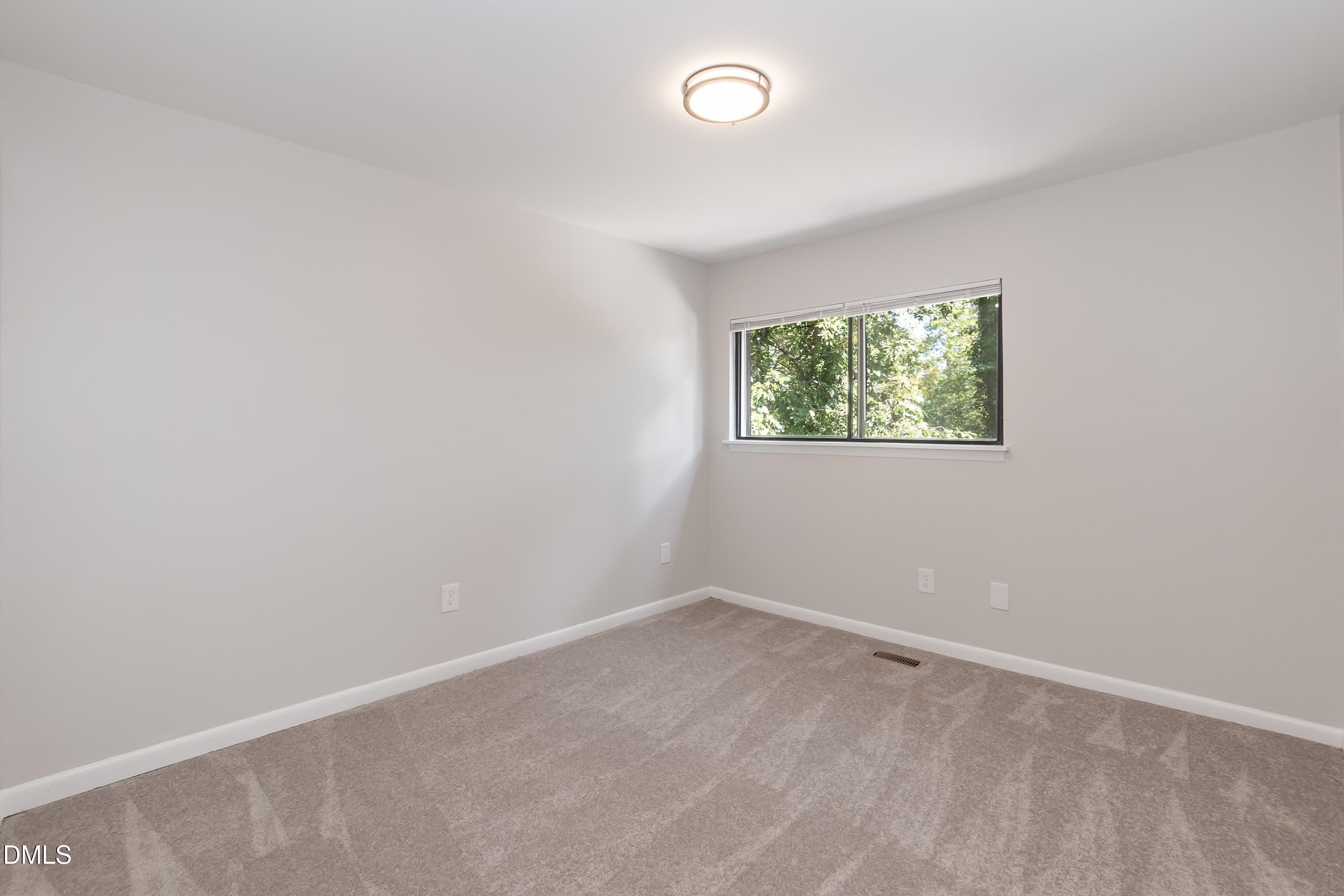709 East Millbrook Road Raleigh, NC 27609 - Photo 23 of 26 Bedroom 02 (17)
