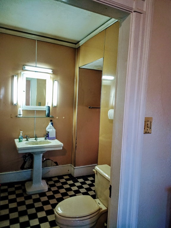 235 Eastern Avenue Springfield, MA 01109 - Photo 33 of 40