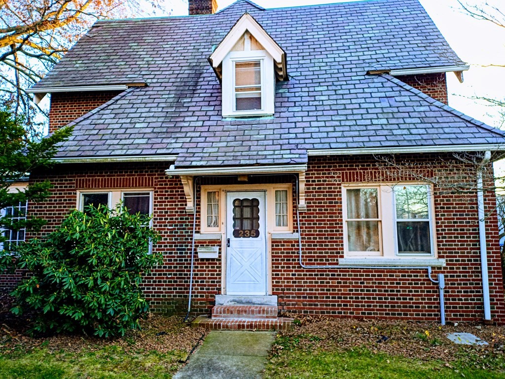 235 Eastern Avenue Springfield, MA 01109 - Photo 4 of 40