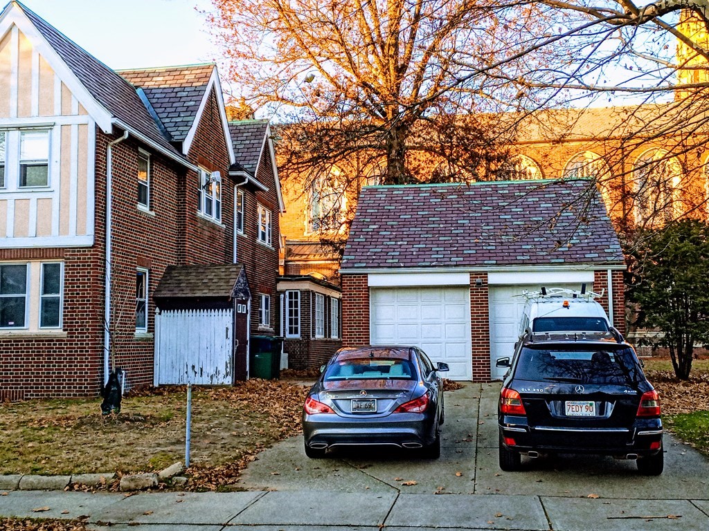 235 Eastern Avenue Springfield, MA 01109 - Photo 6 of 40