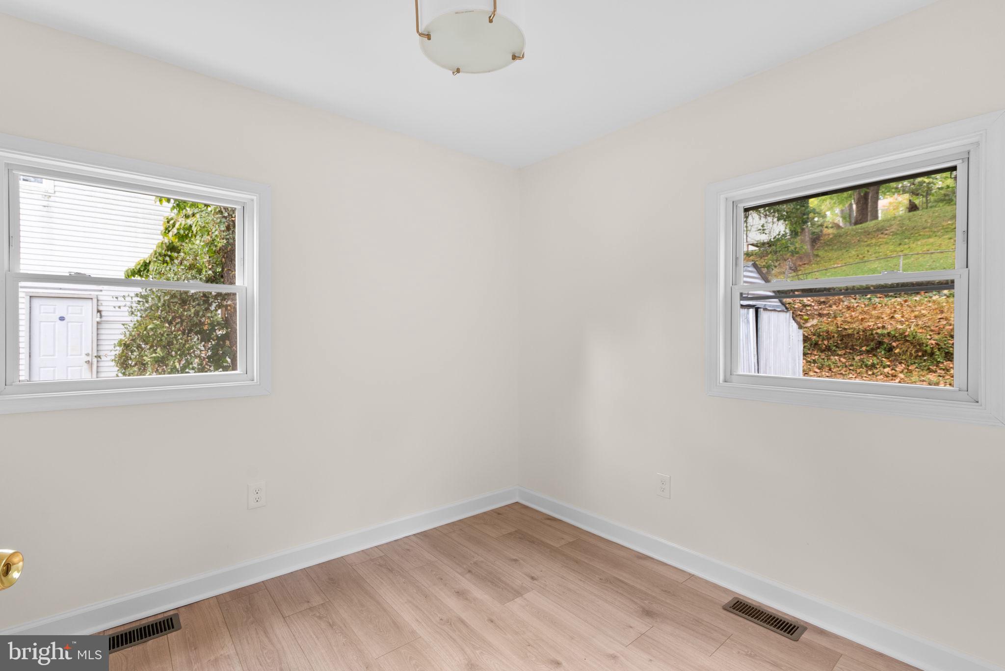 4205 Garrett Park Road Silver Spring, MD 20906 - Photo 13 of 30 Bedroom