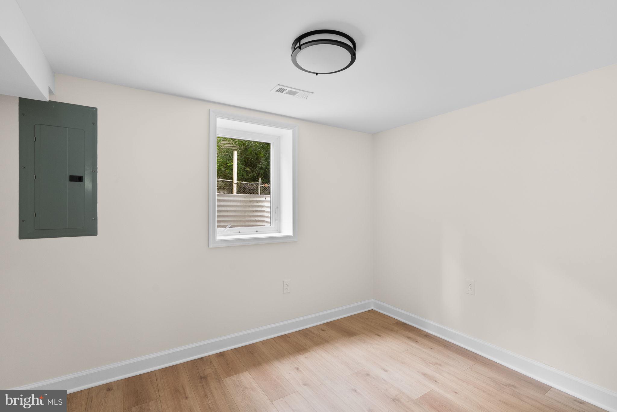 4205 Garrett Park Road Silver Spring, MD 20906 - Photo 21 of 30 Bedroom