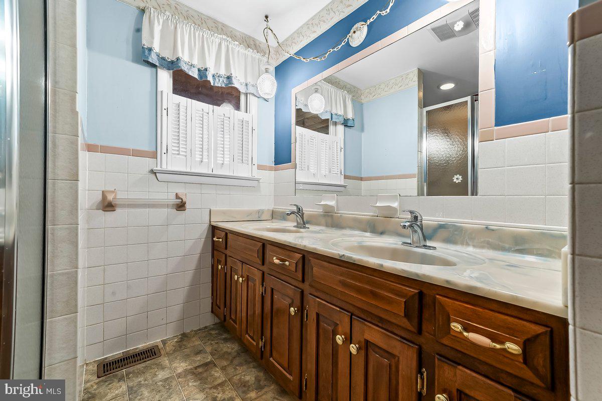 70 East Friendship Church Road Coatesville, PA 19320 - Photo 11 of 28 bathroom