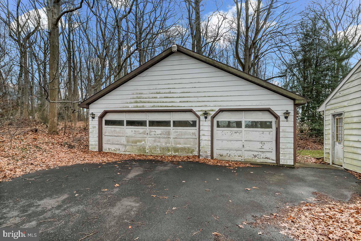 70 East Friendship Church Road Coatesville, PA 19320 - Photo 3 of 28 3 car garage
