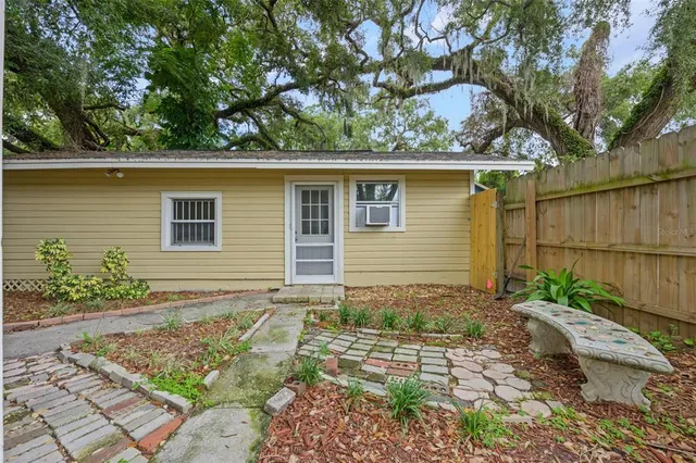 $369,900 | 1304 East 32nd Avenue, Tampa, FL 33603