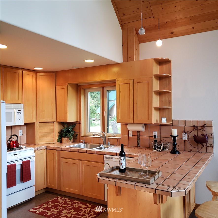 2156 Forest Service Road Easton, WA 98925 - Photo 3 of 24 Gallery Image 3