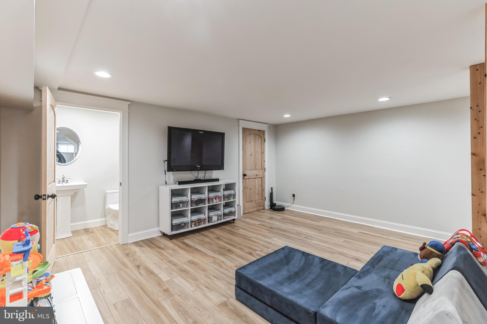 1663 North Ash Circle Jamison, PA 18929 - Photo 30 of 43