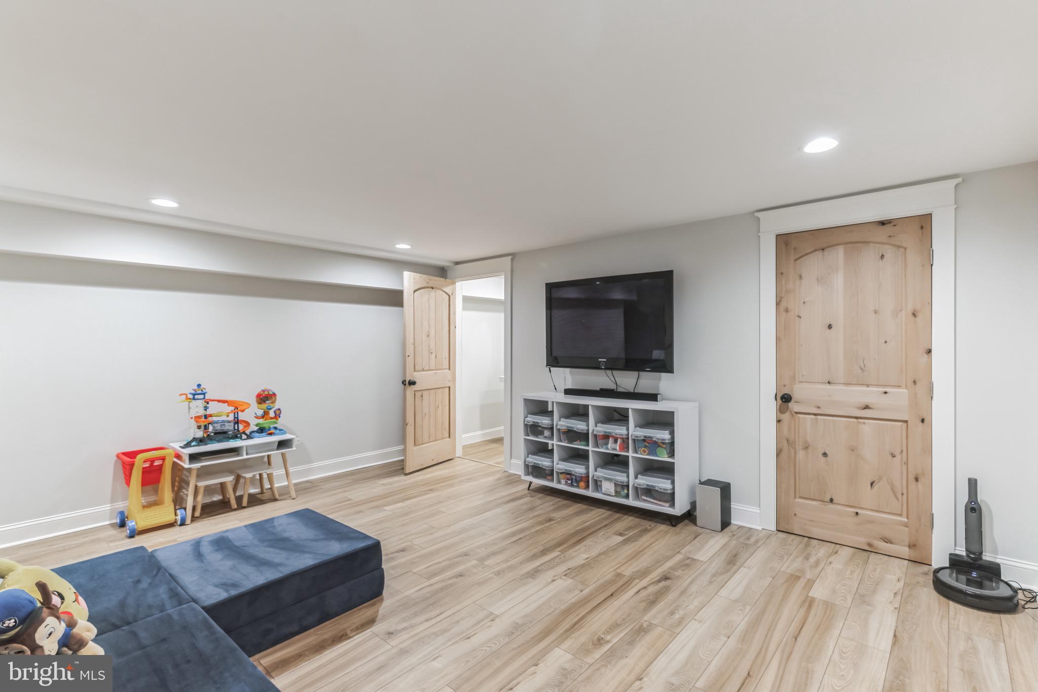 1663 North Ash Circle Jamison, PA 18929 - Photo 32 of 43