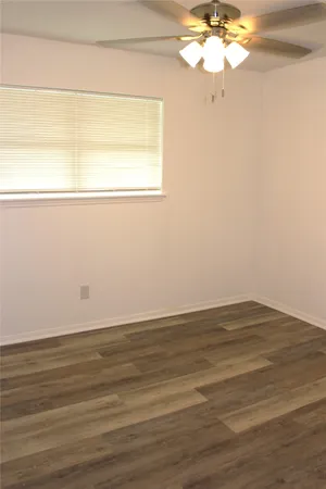 $2,100 | 1802 Sleepy Creek Way, Pearland, TX 77581
