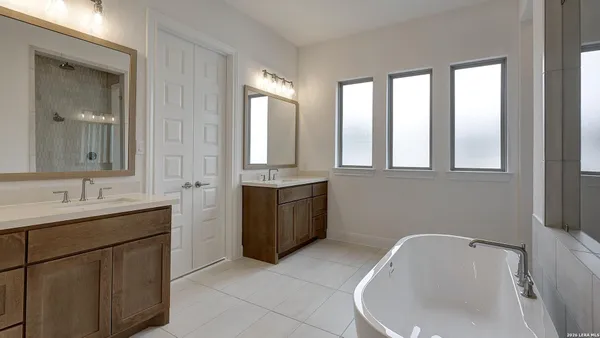 $889,900 | 198 Gather Street, Castroville, TX 78009