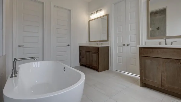 $889,900 | 198 Gather Street, Castroville, TX 78009