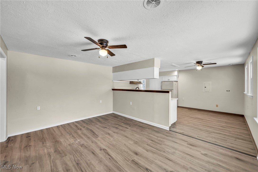 8564 Cedar Road Chesterland, OH 44026 - Photo 5 of 43