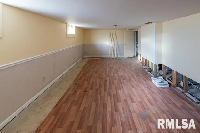 $79,500 | 213 East Lake Avenue, Peoria, IL 61614