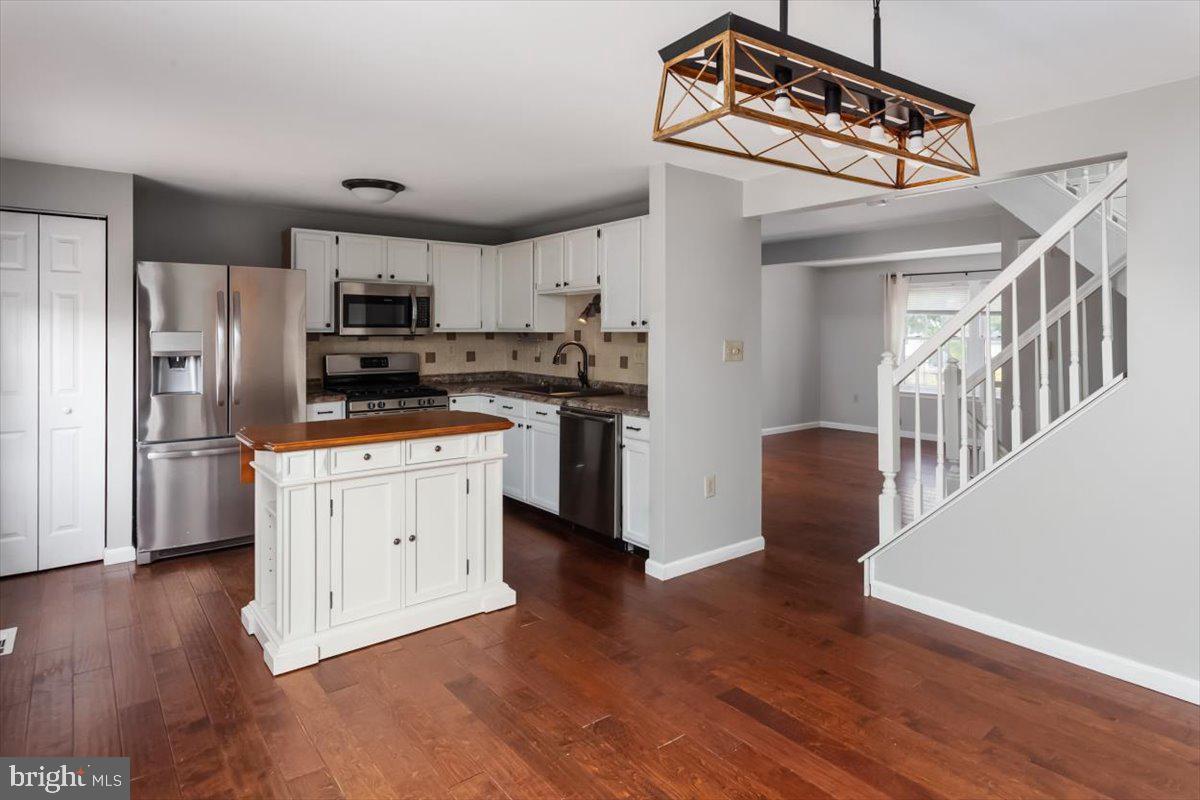 2486 Warm Spring Way Odenton, MD 21113 - Photo 13 of 36 Kitchen & Dining Area