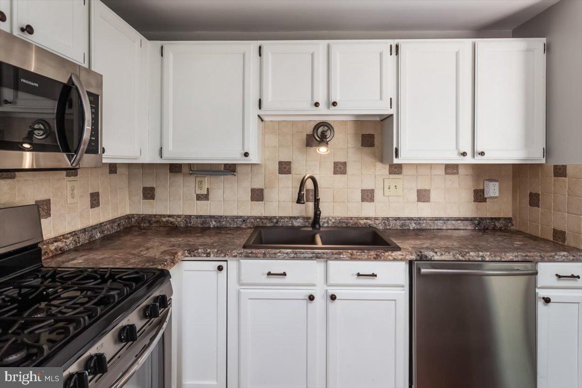 2486 Warm Spring Way Odenton, MD 21113 - Photo 15 of 36 Kitchen