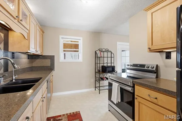 $409,000 | 637 North Virginia Avenue, Eureka, MO 63025