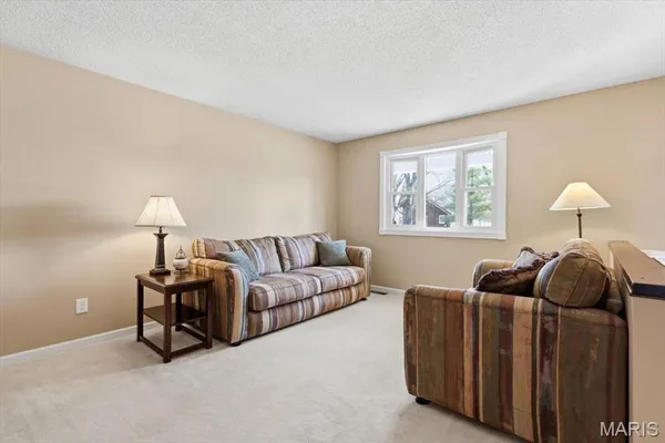 $409,000 | 637 North Virginia Avenue, Eureka, MO 63025