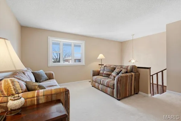 $409,000 | 637 North Virginia Avenue, Eureka, MO 63025