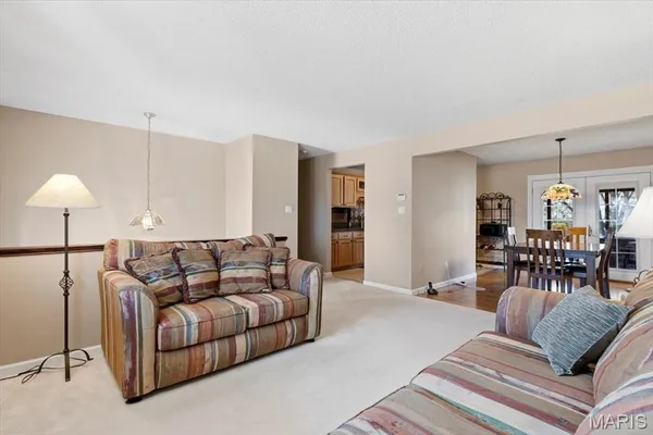 $409,000 | 637 North Virginia Avenue, Eureka, MO 63025