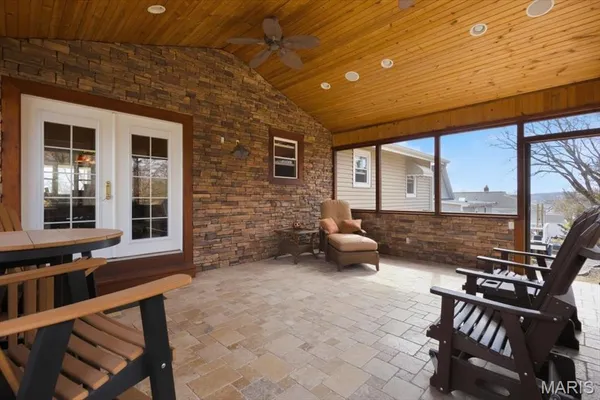 $409,000 | 637 North Virginia Avenue, Eureka, MO 63025