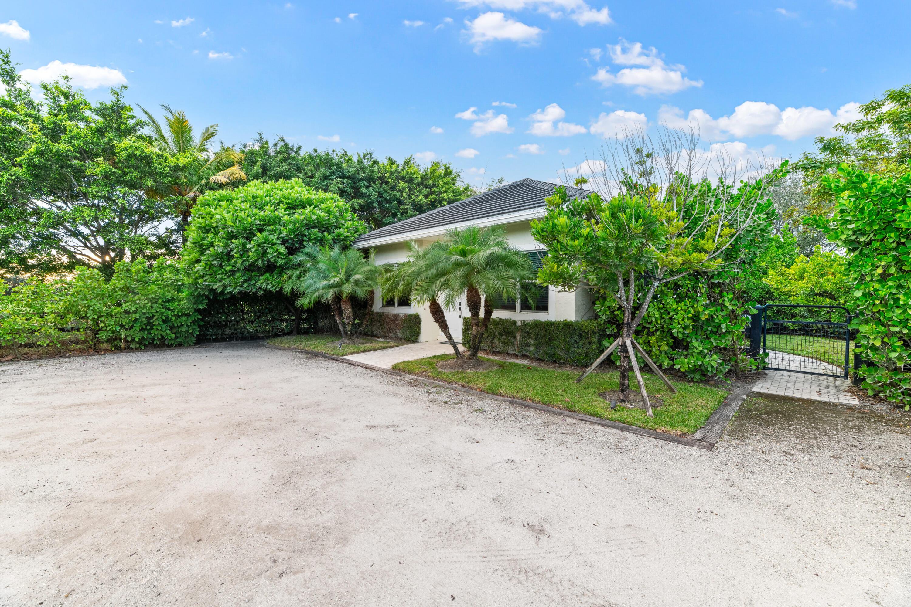 14739 Jumper Road Wellington, FL 33449 - Photo 115 of 124 a view of outdoor space with garden