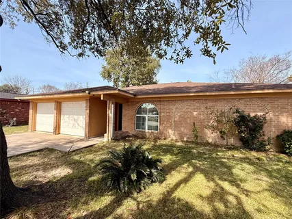 $220,000 | 135 Mill Stream Lane, Houston, TX 77060