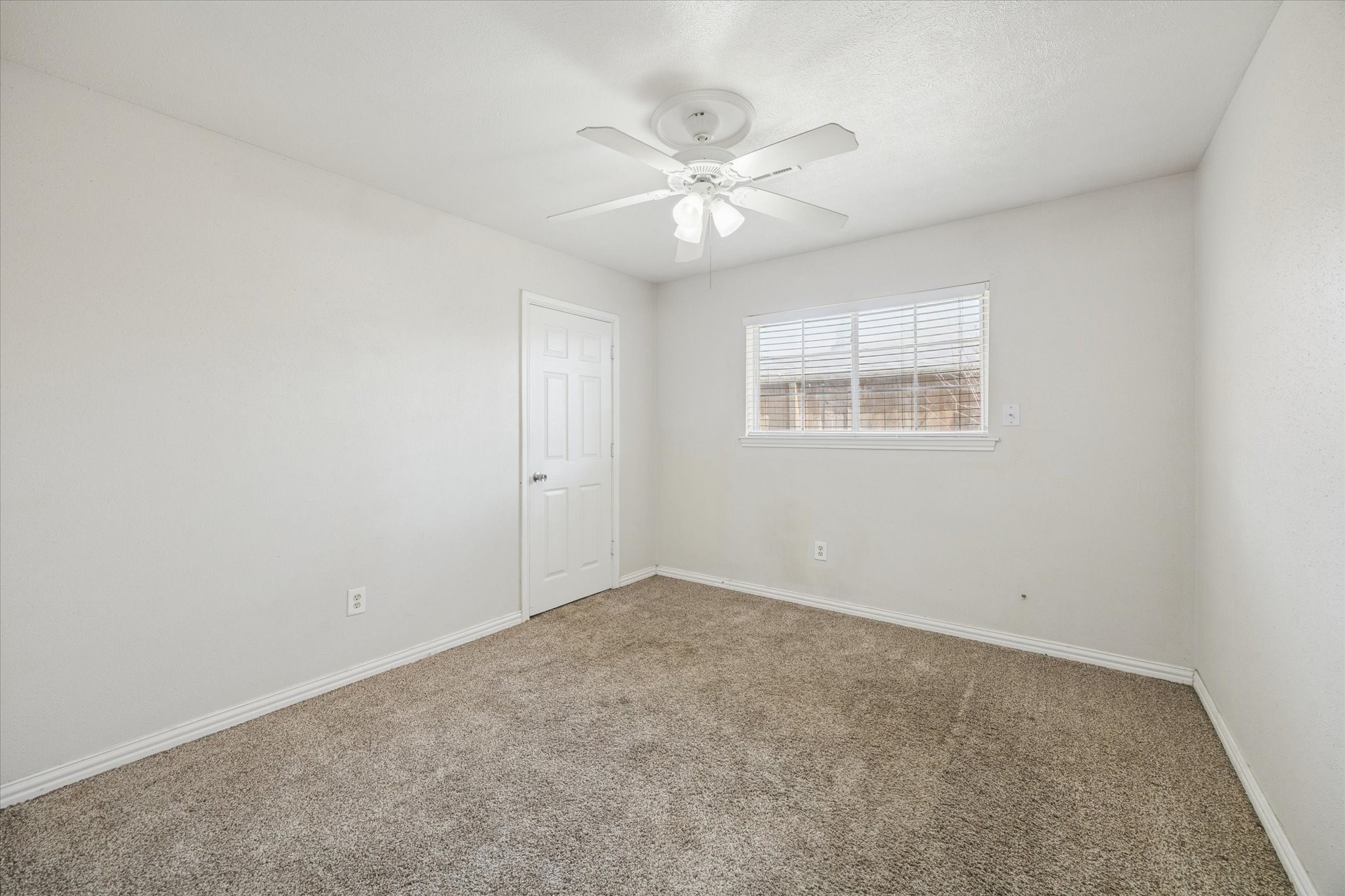 135 Mill Stream Lane Houston, TX 77060 - Photo 13 of 16 Secondary bedroom