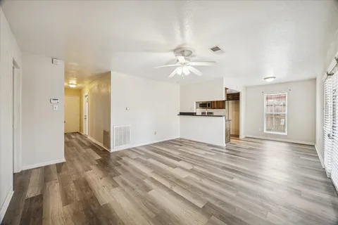 $220,000 | 135 Mill Stream Lane, Houston, TX 77060