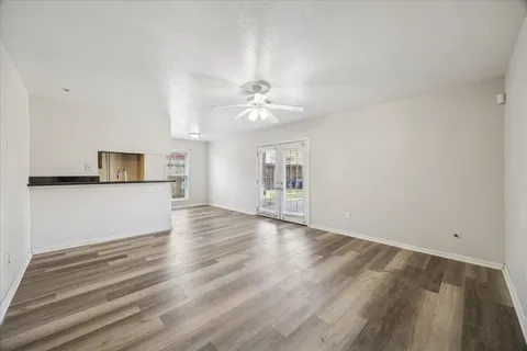 $220,000 | 135 Mill Stream Lane, Houston, TX 77060