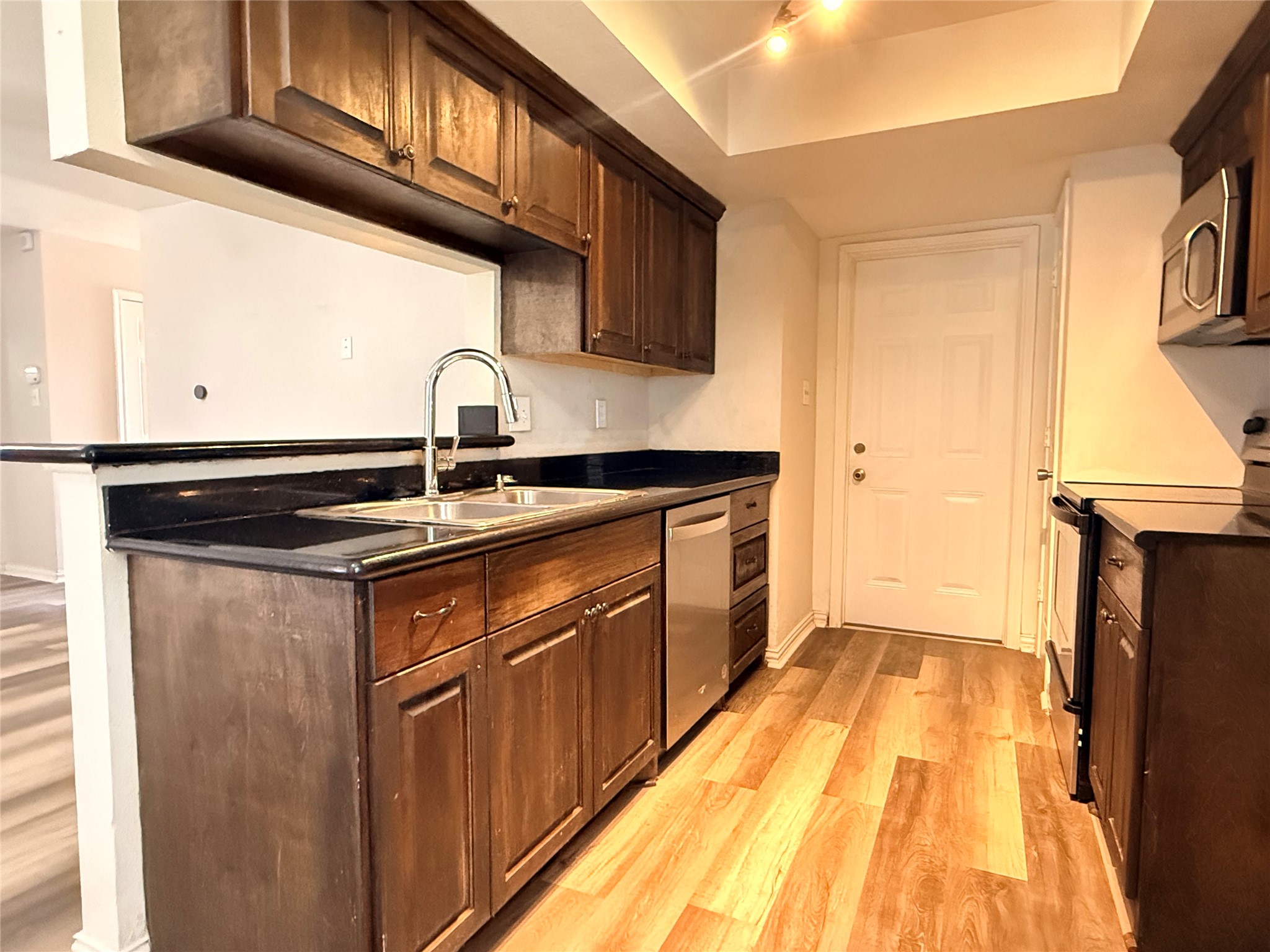 135 Mill Stream Lane Houston, TX 77060 - Photo 7 of 16