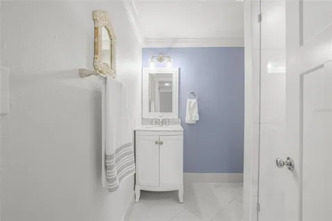 $885,000 | 427 Villa Grande Avenue South, St. Petersburg, FL 33707