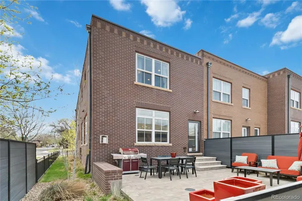 $1,250,000 | 1901 South Logan Street, Denver, CO 80210