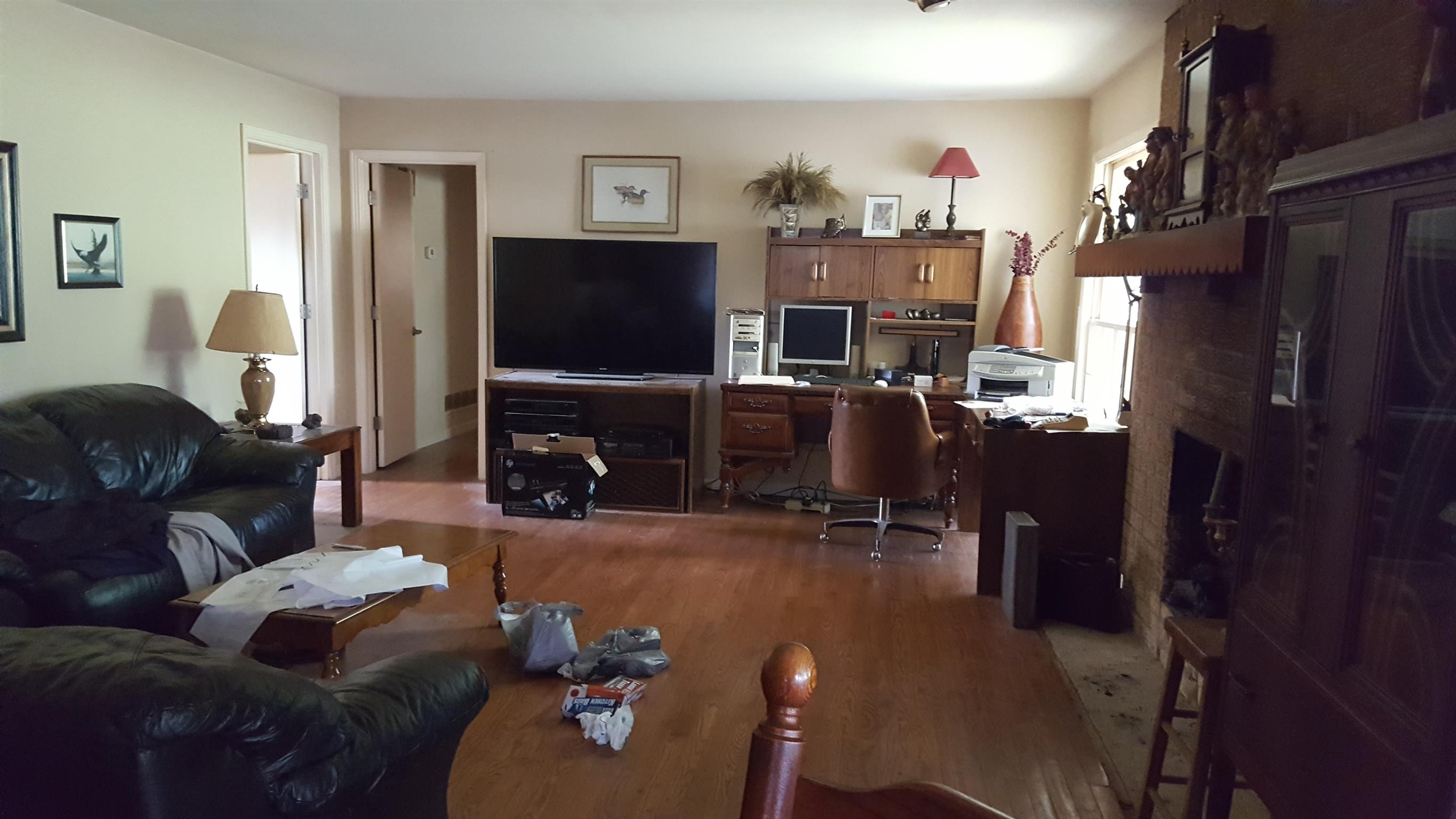 2760 Old Laguardo Road East Lebanon, TN 37087 - Photo 10 of 30 a living room with furniture and a flat screen tv
