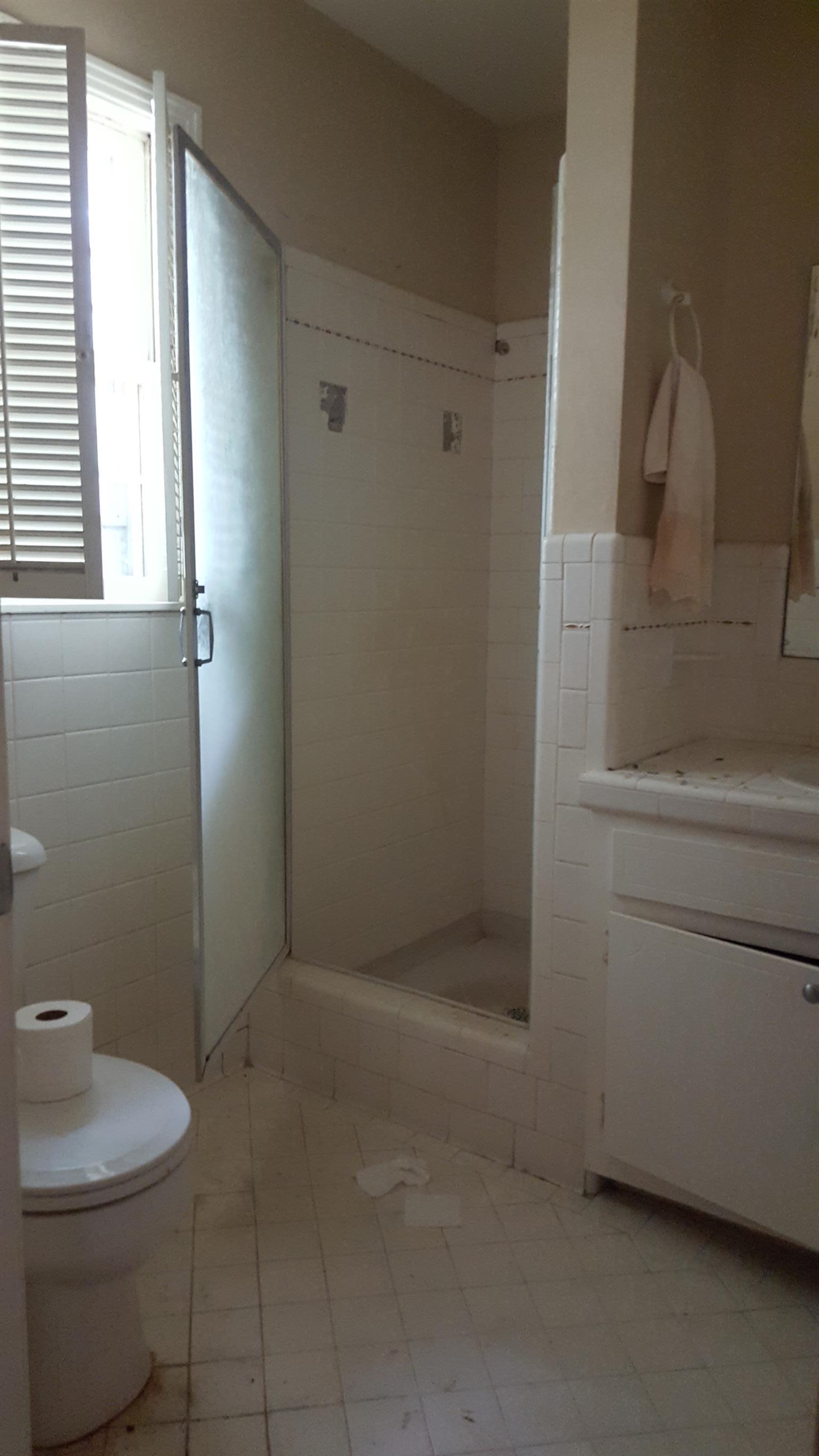 2760 Old Laguardo Road East Lebanon, TN 37087 - Photo 22 of 30 a bathroom with a toilet and a shower
