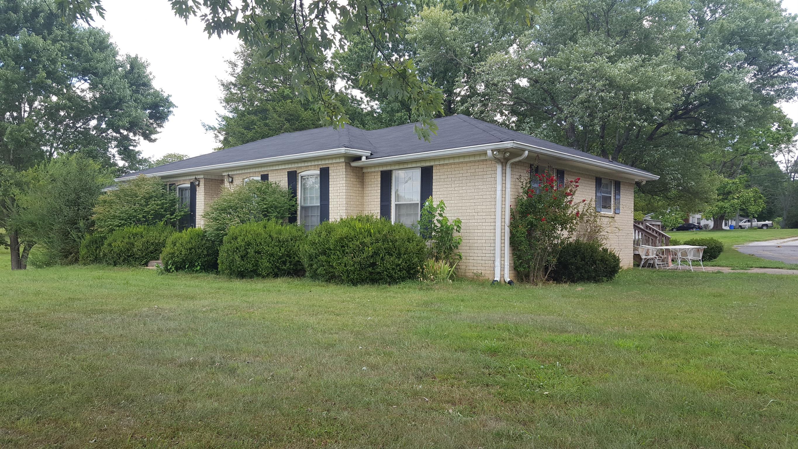 2760 Old Laguardo Road East Lebanon, TN 37087 - Photo 26 of 30 a front view of a house with garden