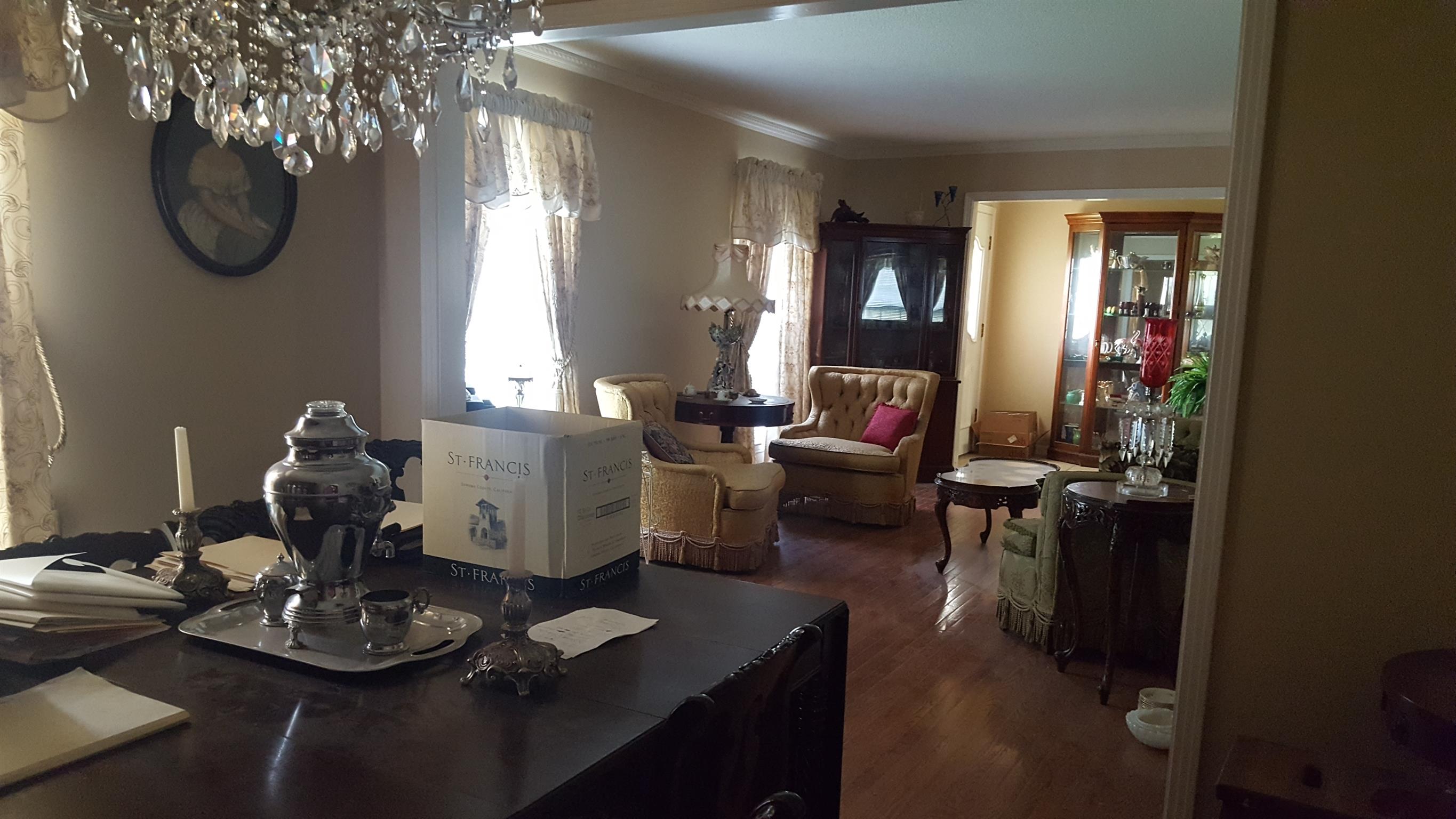 2760 Old Laguardo Road East Lebanon, TN 37087 - Photo 6 of 30 a living room with furniture and a mirror